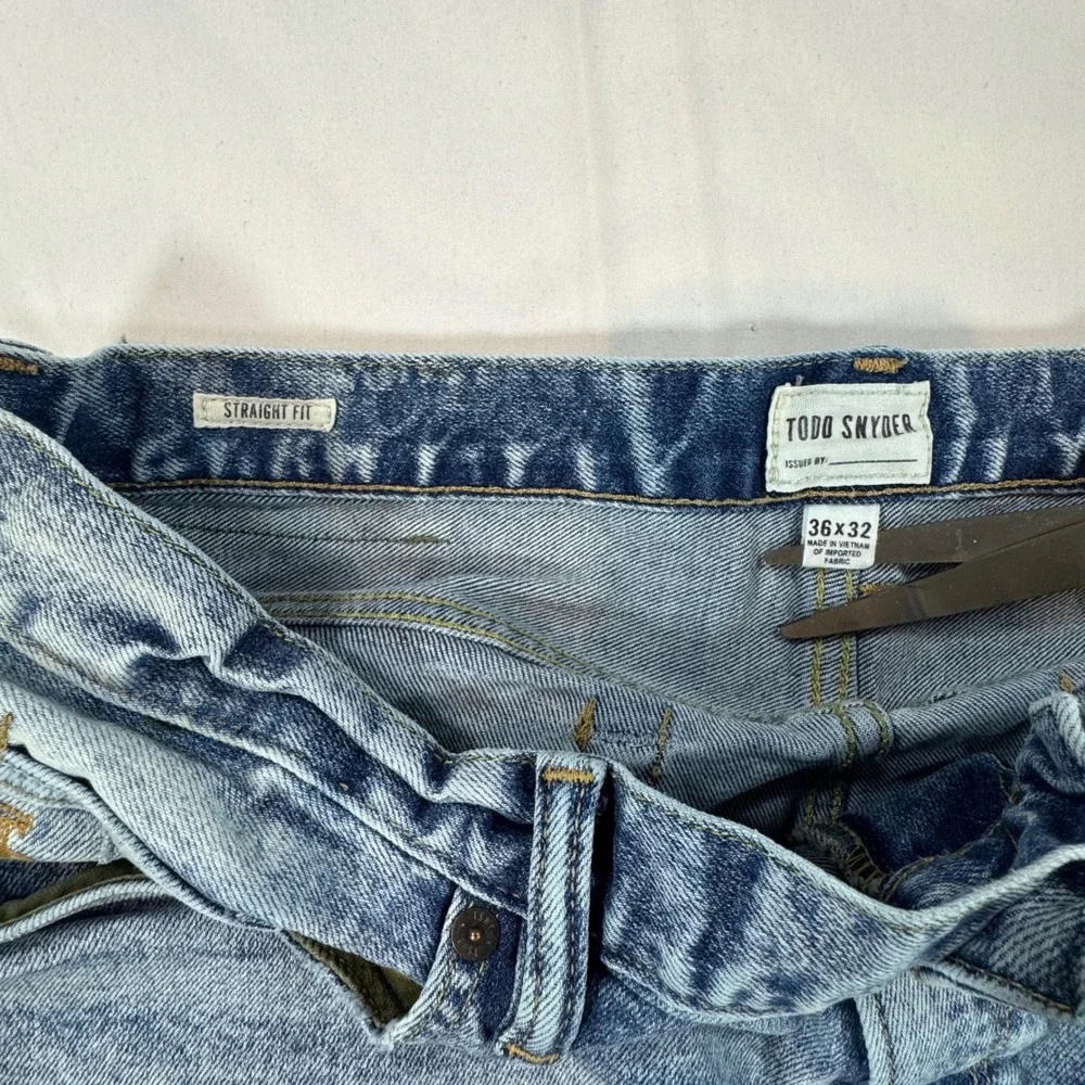 Todd Snyder Straight Fit Jeans Light Wash Blue Denim Men's Size 36x32 Faded